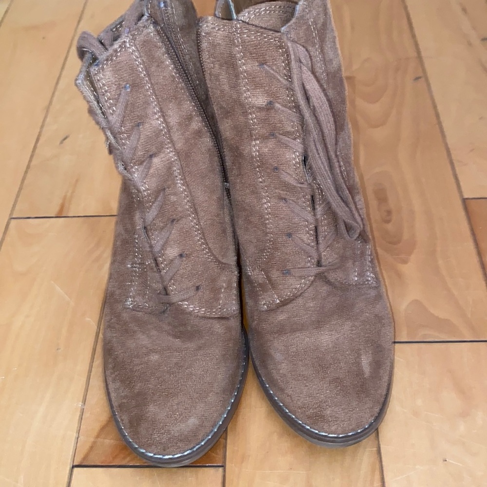Brown Wedges